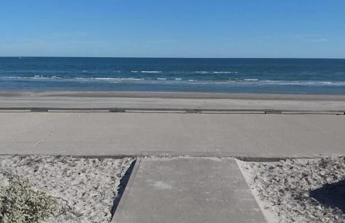 Cozy Beachside Condo With Pool View 코퍼스크리스티 외부 사진