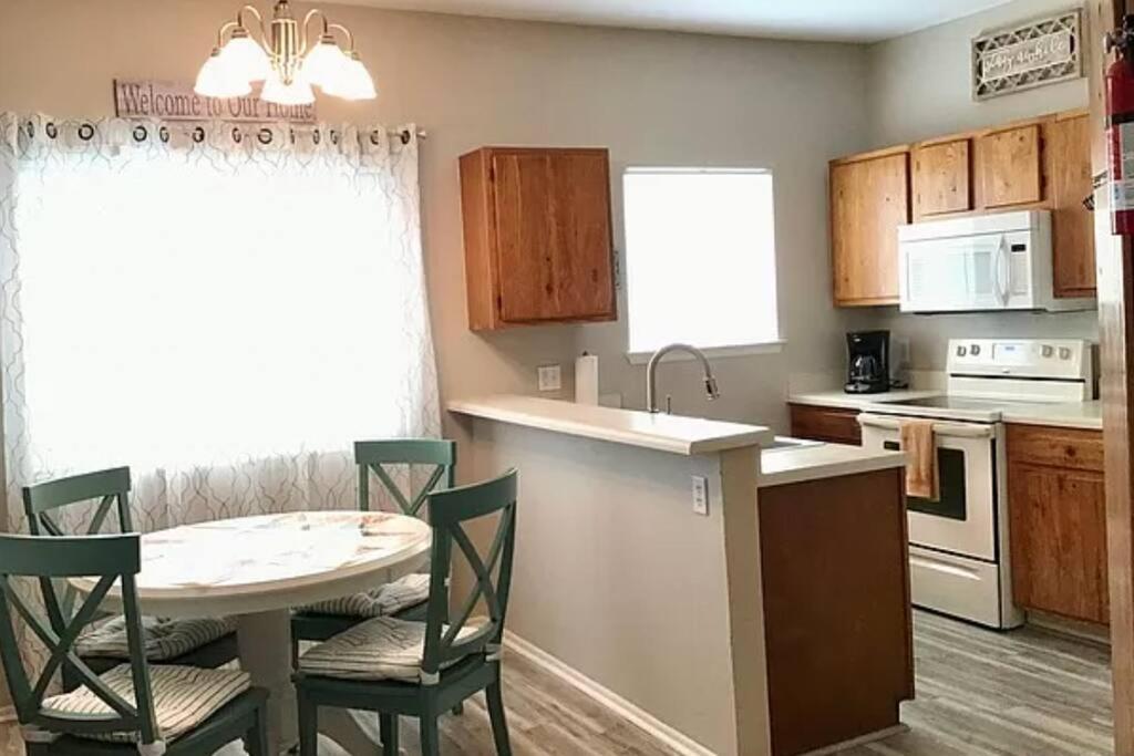 Cozy Beachside Condo With Pool View 코퍼스크리스티 외부 사진